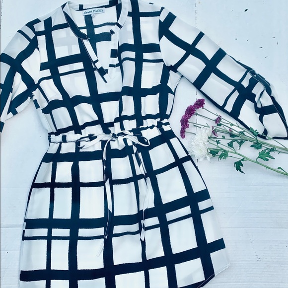 Windowpane Shift Dress - Picture 5 of 8